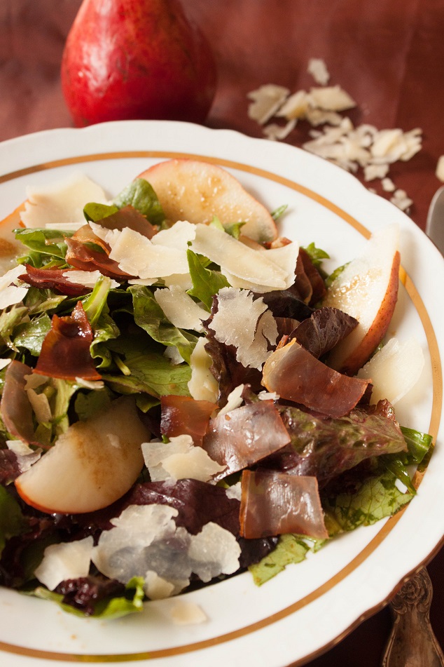 Pear, Parmesan and Prosciutto Green Salad